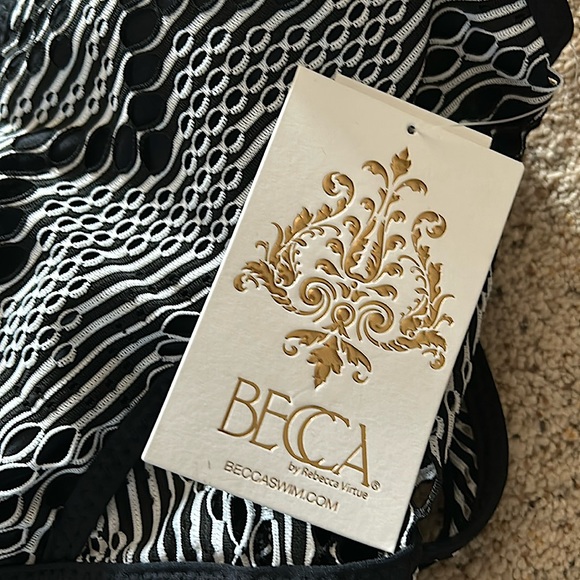 BECCA NWT Sexy Black/White One Piece Bathing Suit Swimsuit **Size M** 🔥🔥 - Picture 5 of 6